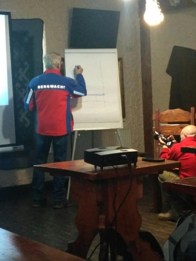 IMG-556947fa7570356efcc26a1be54bacc8-V.jpg