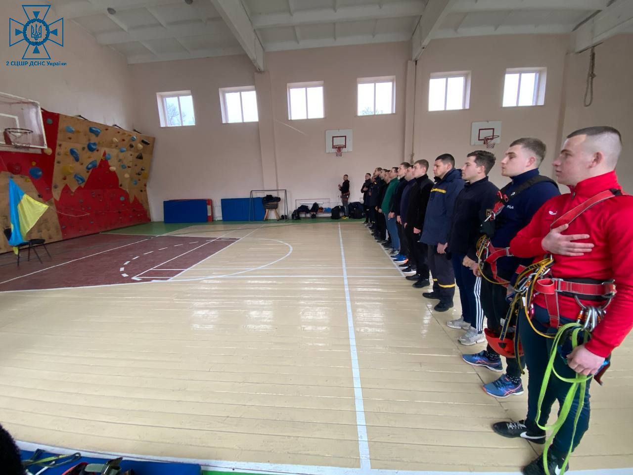 Майбутні рятувальники-верхолази перевірили власні сили у змаганнях зі спортивного туризму.